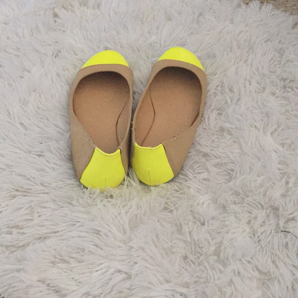 Neon Yellow/Tan Flats - Picture 3 of 5